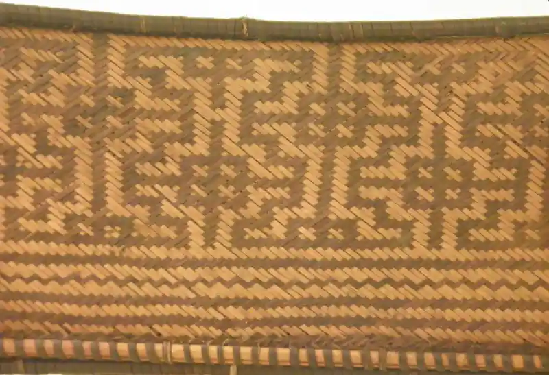 Cross pattern on a shaman item